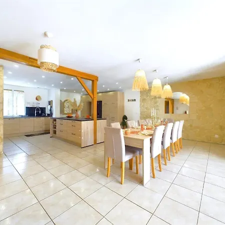 ヴィラ Spacieuse Thoury-Ferottes