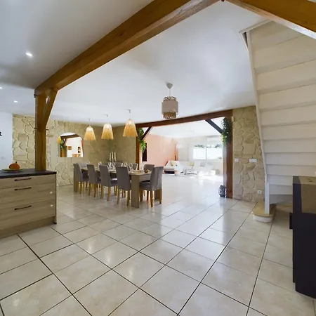 ヴィラ Spacieuse Thoury-Ferottes