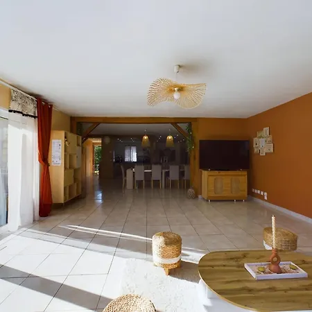 Vila Spacieuse Thoury-Ferottes