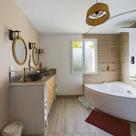 Spacieuse Villa Thoury-Ferottes